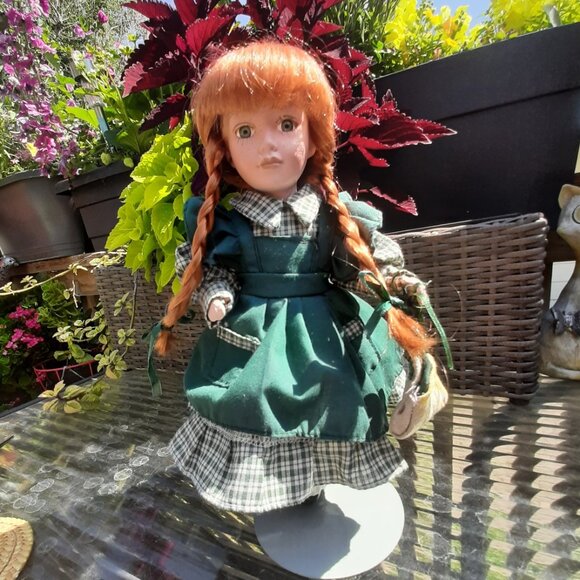 Anne of Green Gables Porcelain Doll 11" - Picture 6 of 15
